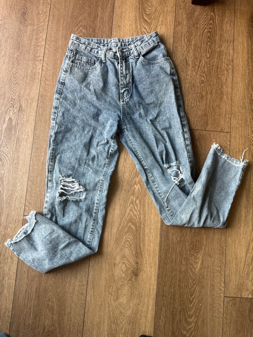 SHEIN Classic Light Wash Distressed Women’s Jeans